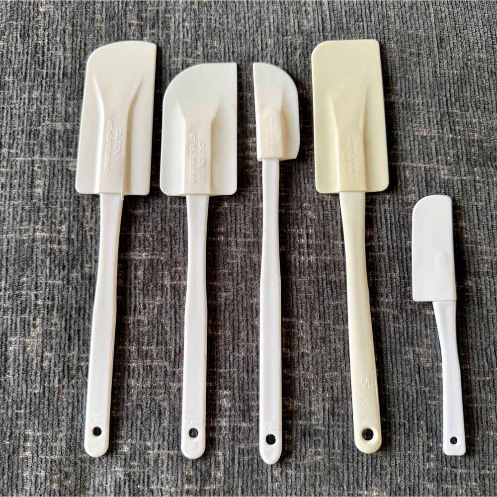Plastic Spatula Set 5pc Excellent White Cream Non-Heat Resistant